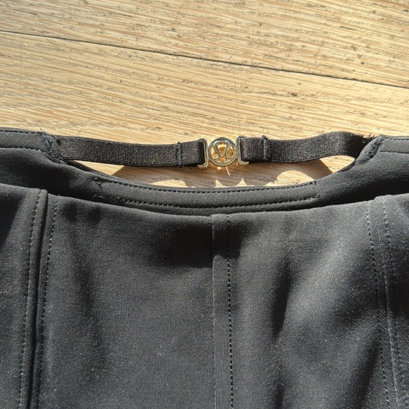 Lululemon SmoothCover Back-Cutout High-Rise Tight 28" - Picture 6 of 7